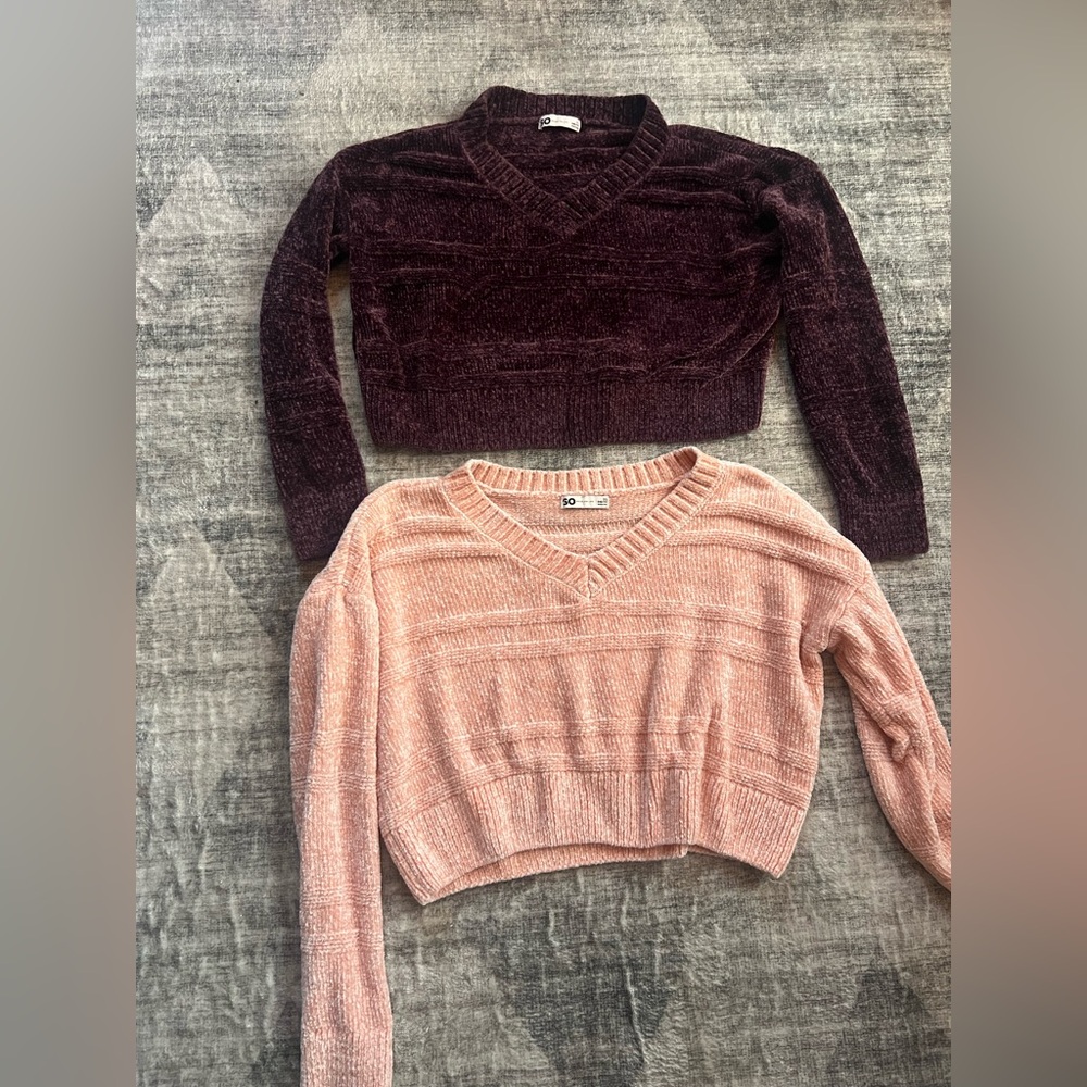 S.O. Bundle xsm deep purple and rosy pink chenille-soft crop  v-neck sweaters